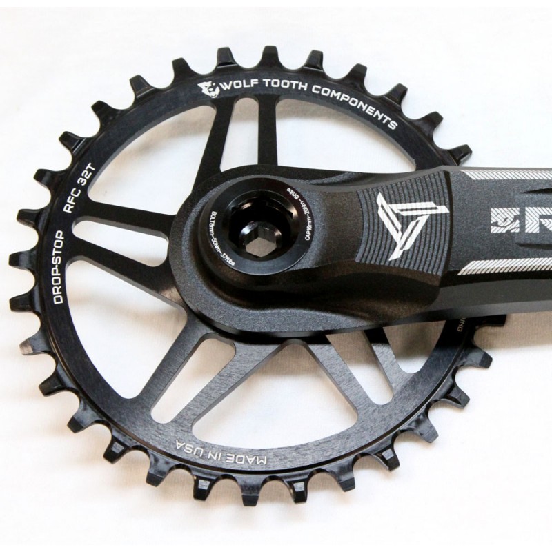 Plato Wolf Tooth Oval Race Face Cinch Negro